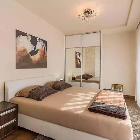 아파트 In 47582 클레노비차