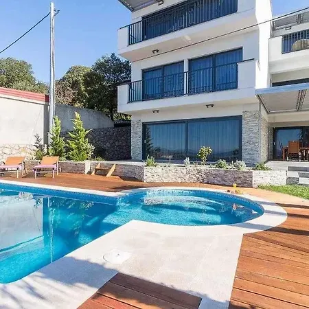 In 47582 * 클레노비차